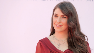 In Awkward Thanksgiving News, Mayim Bialik Announces That She’s Getting Divorced
